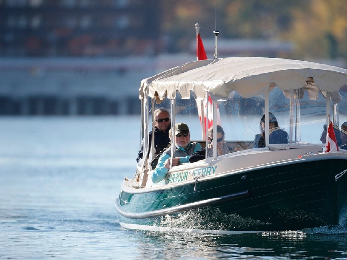 a small boat in a body of water